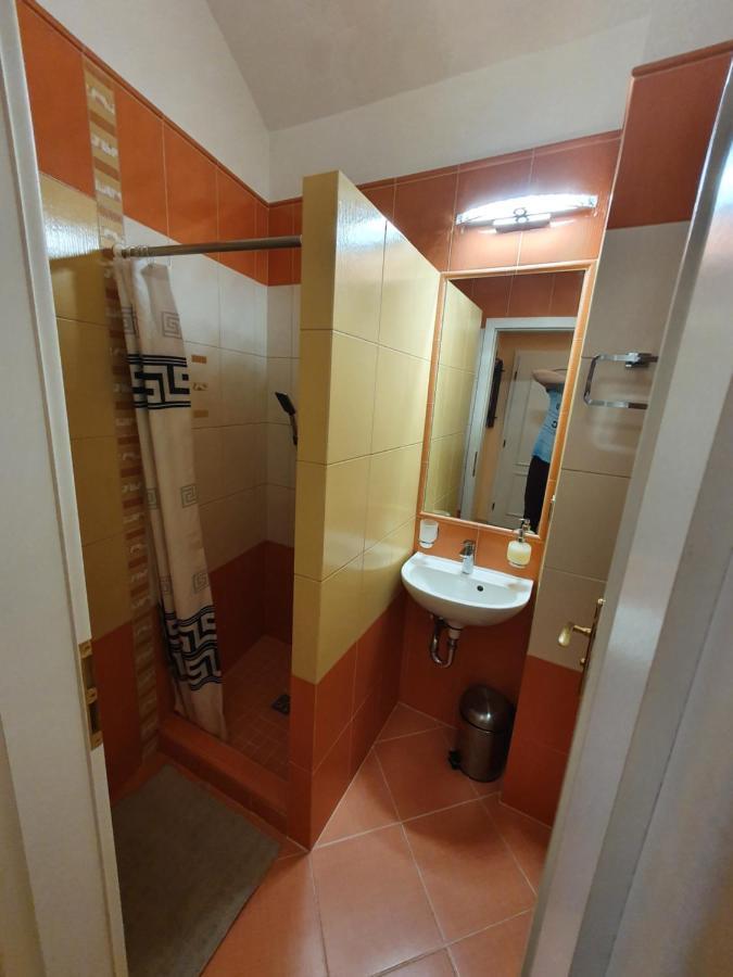 Evergreen Apartments Hotel 卡罗维发利 外观 照片