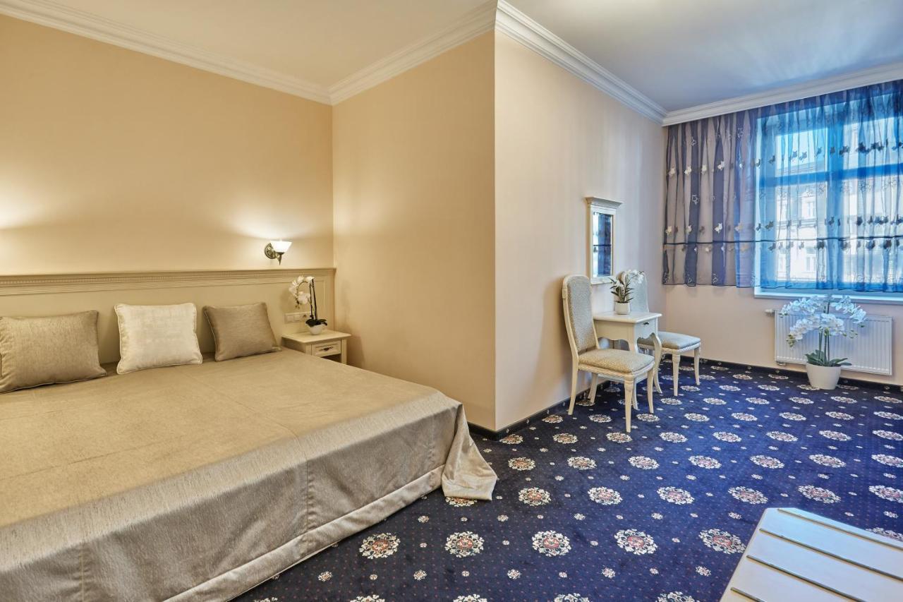 Evergreen Apartments Hotel 卡罗维发利 外观 照片